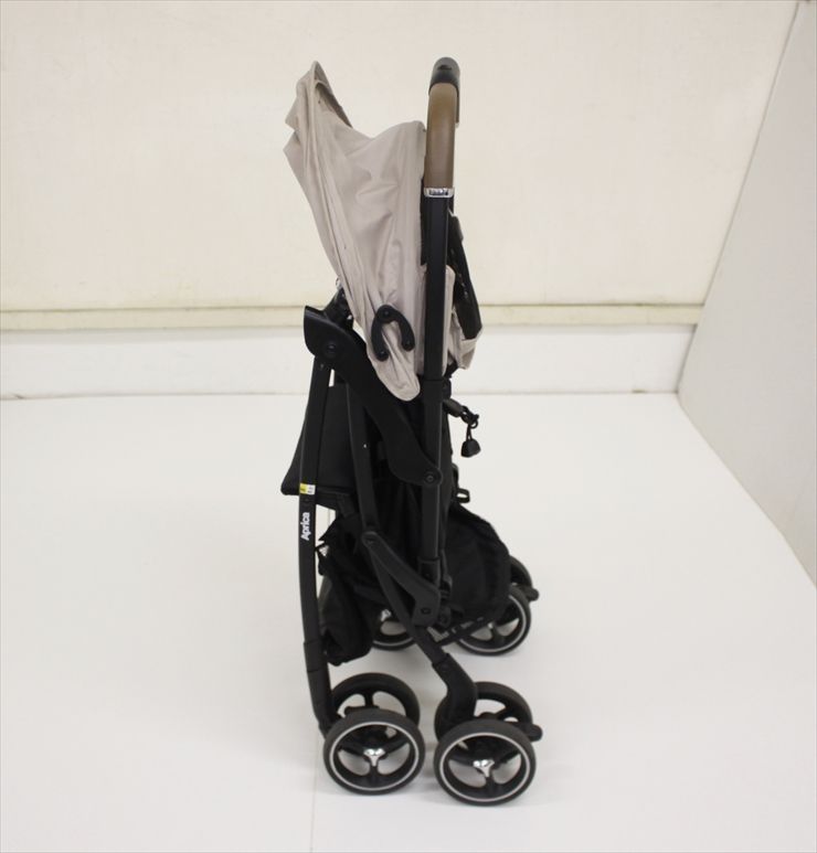  マジカルエアー Free ベージュ 2183521 アップリカ 軽量B型ベビーカー 真横スライド クリーニング済み C 358001 ベビーカー バギー 外出 移動用品