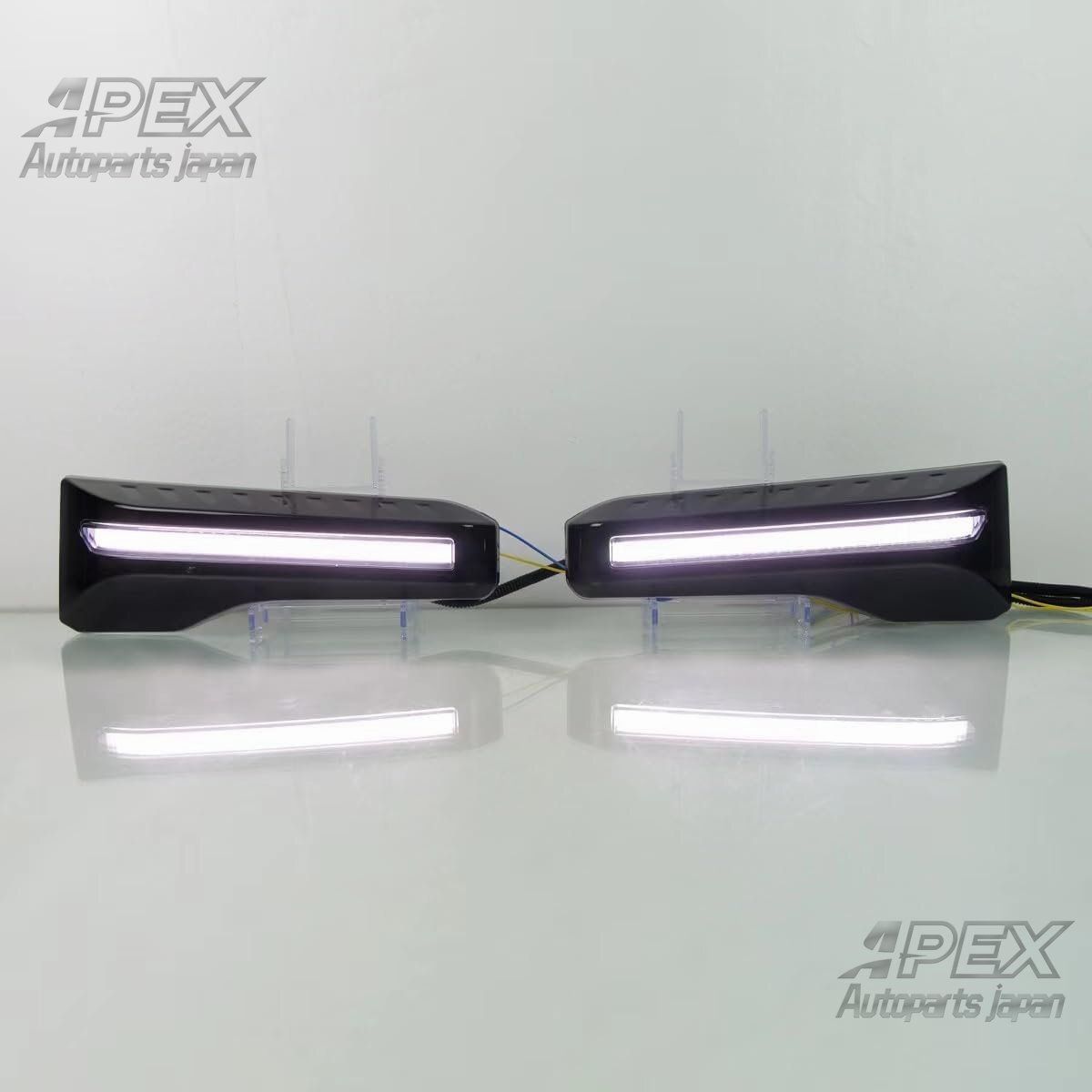 流れるウィンカーホワイトイエローブルーには