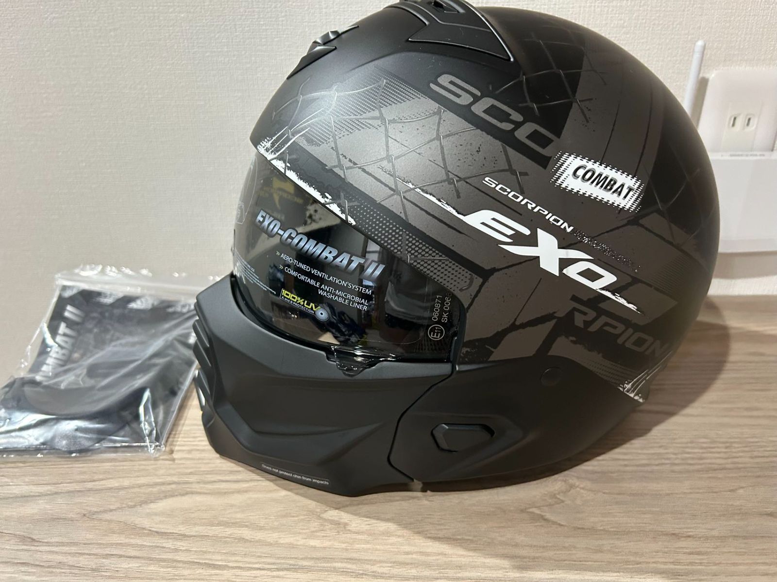 ☆アウトレット☆新品 XL スコーピオン Scorpion EXO-Combat II Xenon ヘルメット フルフェイス ヘルメット MotoGP  レーシング マット - メルカリ