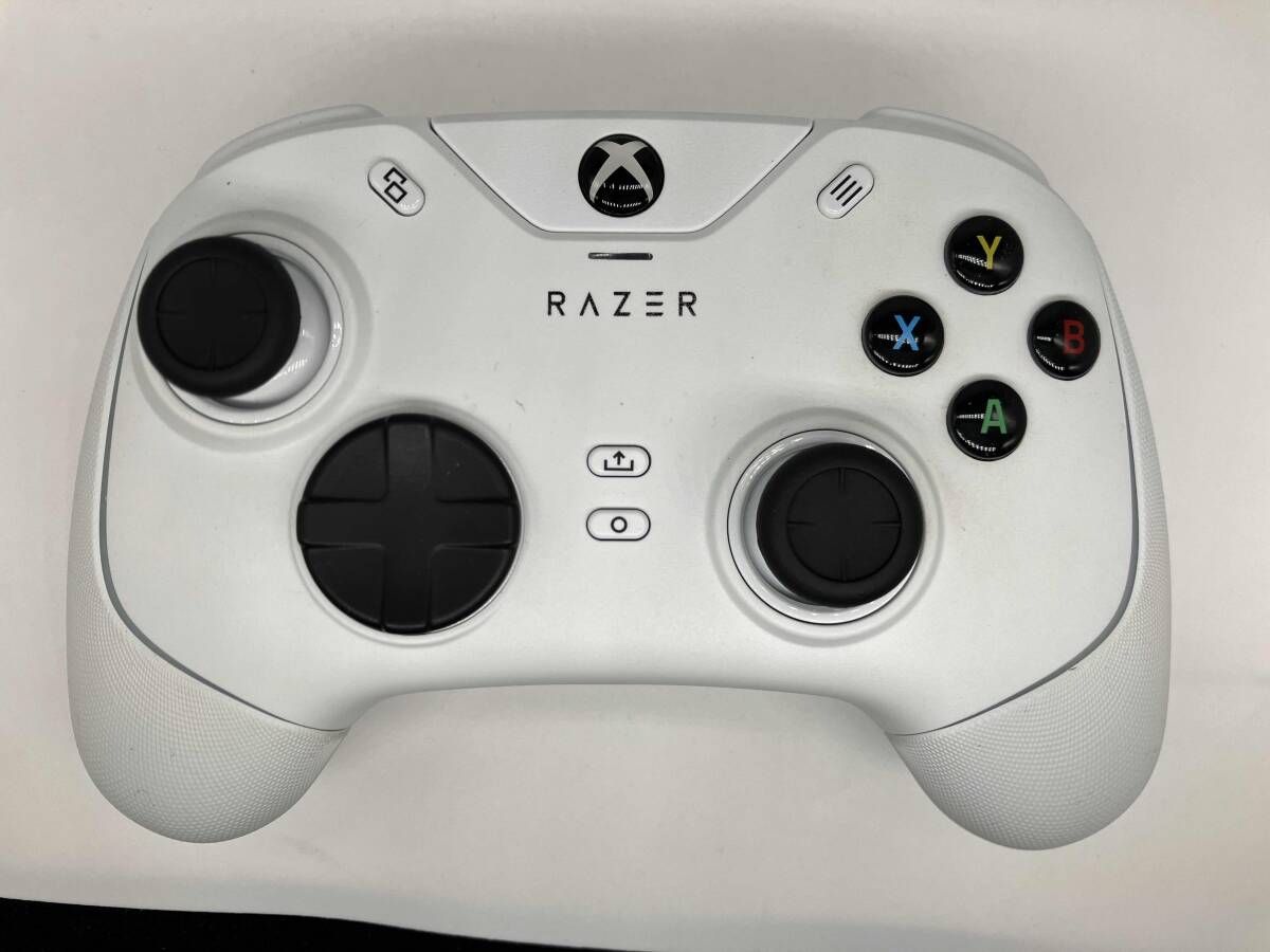 動作未確認 Razer Wolverine V2 Chroma コントローラー Razer