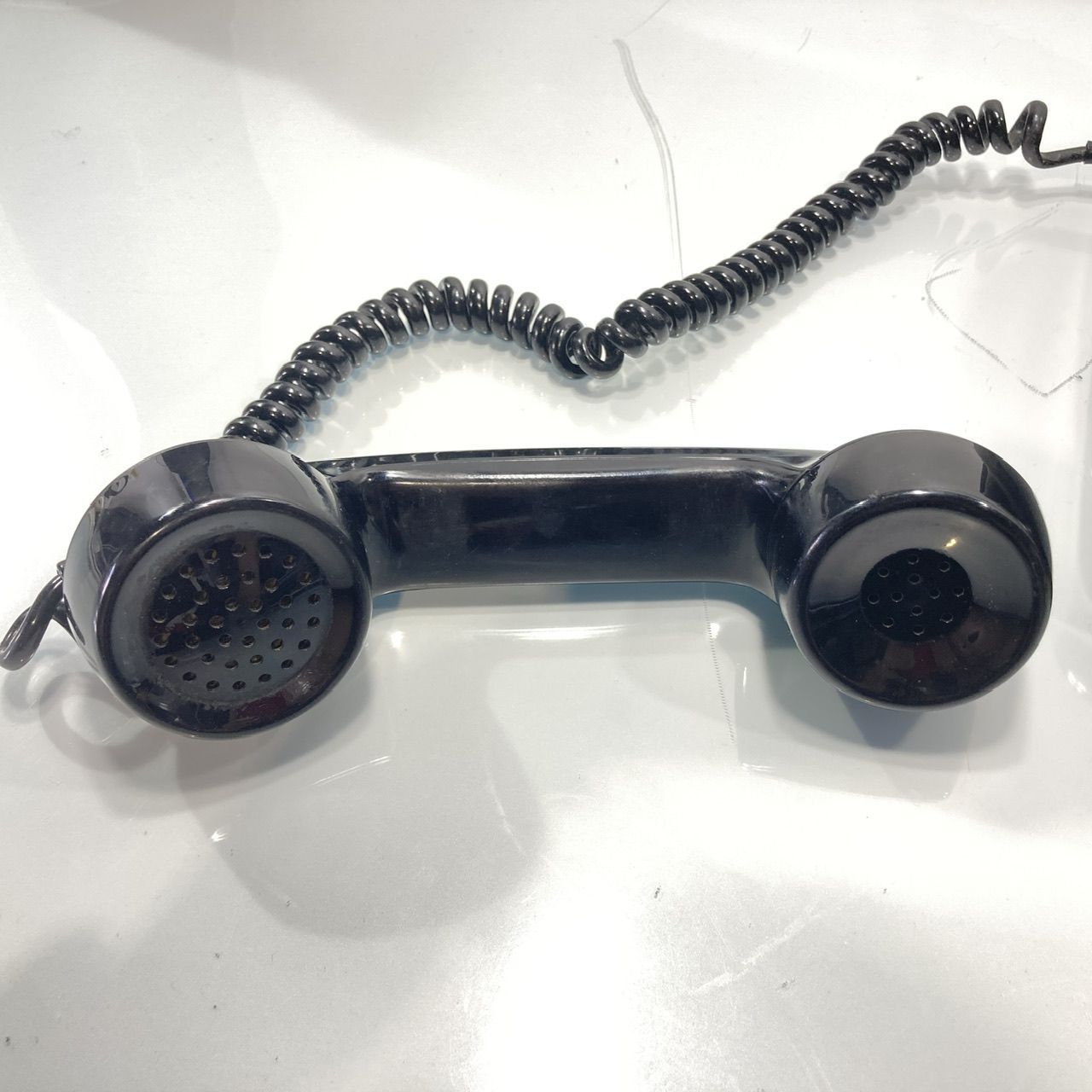 黒電話 ダイヤル式 昭和レトロ ジャンク品 (管理番号：OKU10469/B4-80 