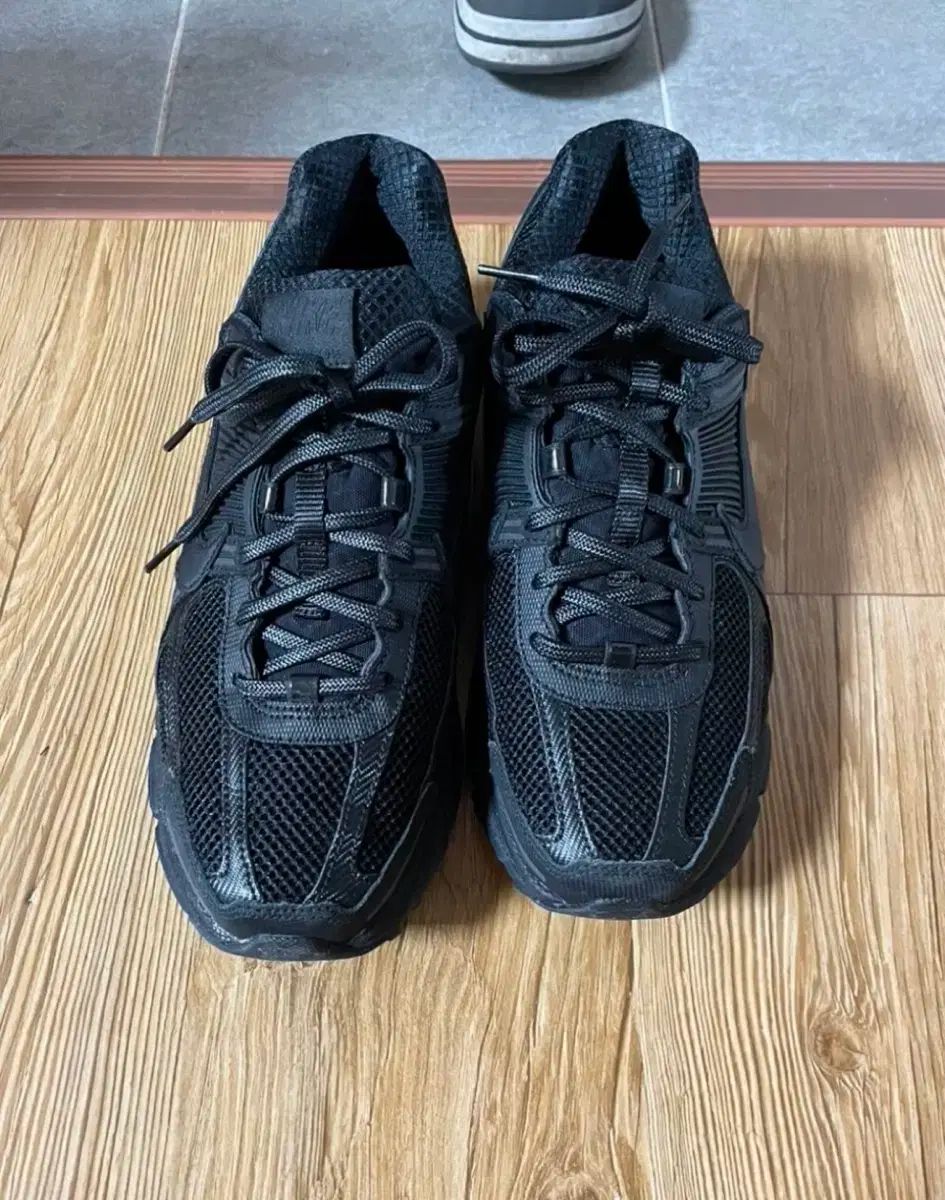 NIKE(ナイキ) ズーム ボメロ 5 M