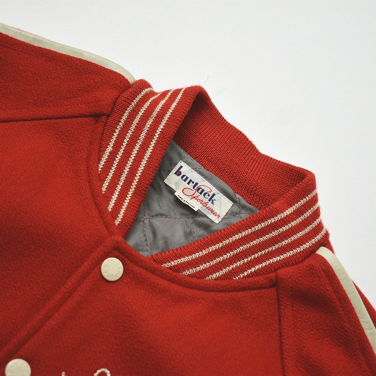 スタジャン ラグラン