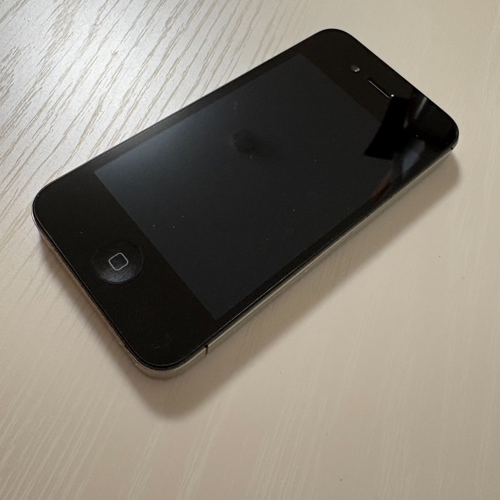 iPhone4s 16GB ブラック 本体 スマートフォン アイフォン 美品