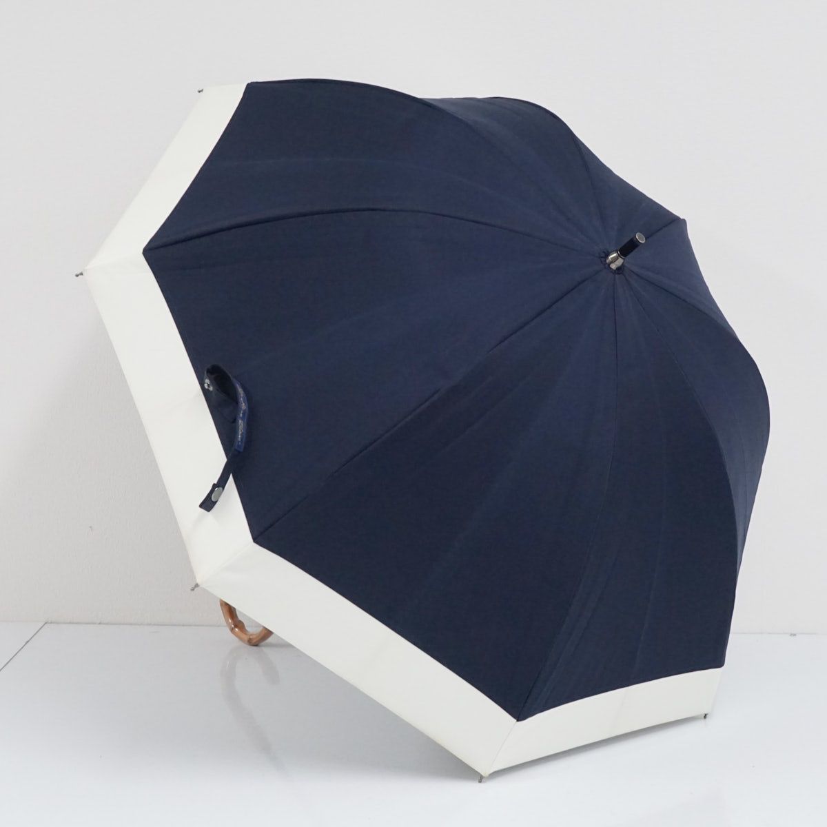 芦屋ロサブラン 100%遮光2段折り日傘50cm アイボリー×ネイビー 2段ショート | 折りたたみ日傘 (50cm) | 芦屋ロサブラン