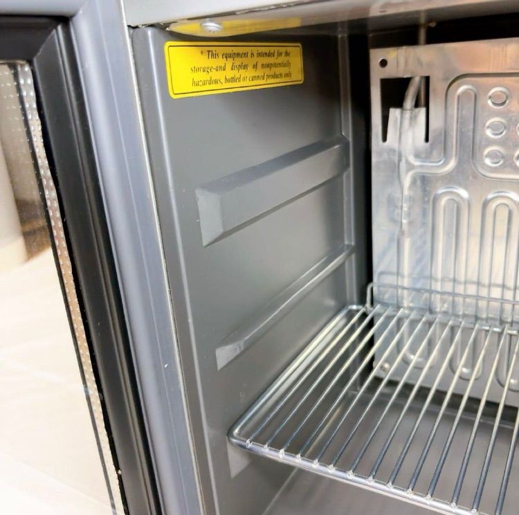 Red Bull LEDレッドブル冷蔵庫 限定レア非売品 限定カラー - メルカリ