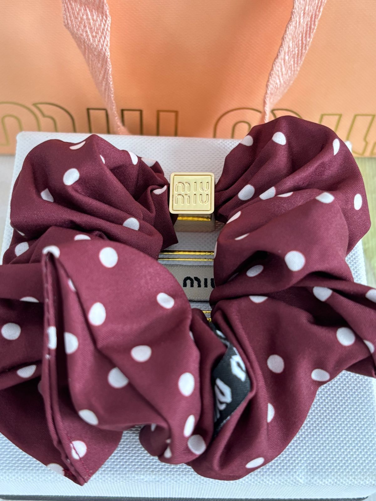 miu miu ドット柄 シュシュ ネイビー 美品 可愛 超美品【MiuMiu】ミュウミュウ ドット シュシュ - メルカリ