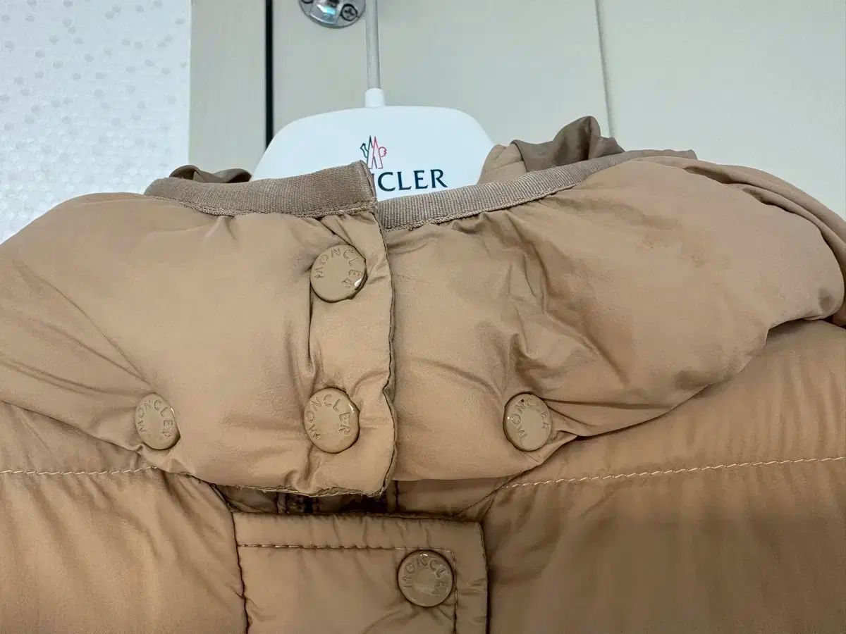 MONCLER モンクレール キッズ フード ダウン 女児 careil 4A