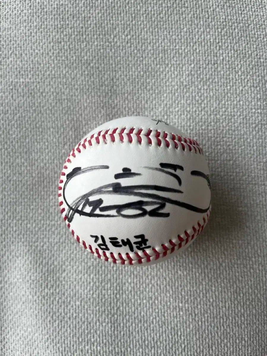 お値下げ　SHINee　ジョンヒョン　直筆サインボール お値下げ SHINee ジョンヒョン 直筆サインボール SHINee ジョンヒョン