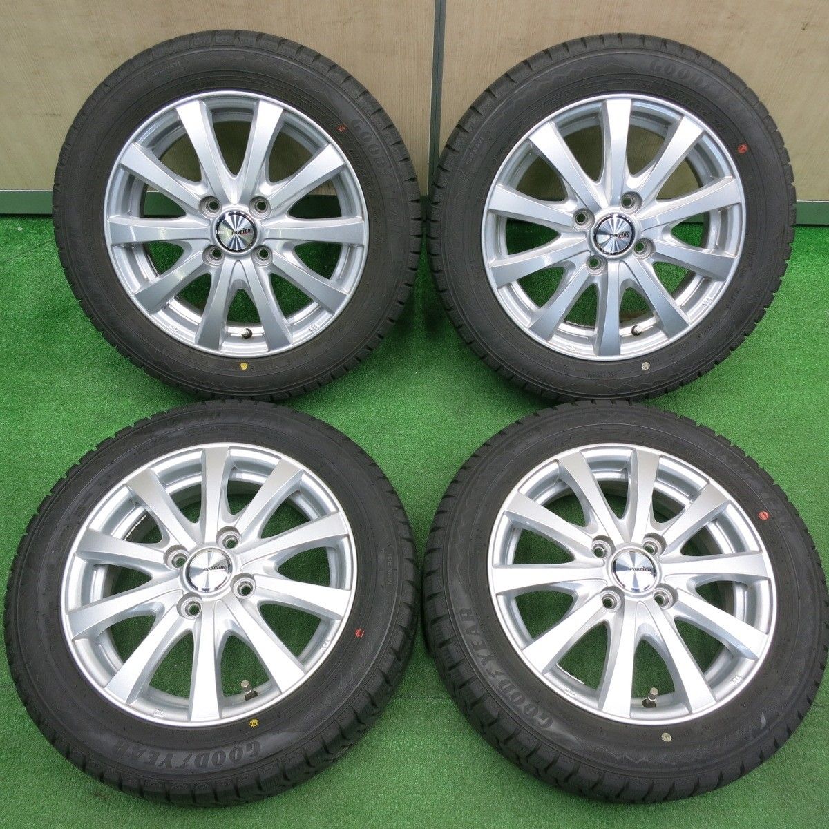 [送料無料] バリ溝！22年！キレイ！9分スタッドレス 155/65R14 グッドイヤー アイスナビ8 ravrion RS01 ラブリオン 14インチ PCD100/4H4120612TNス