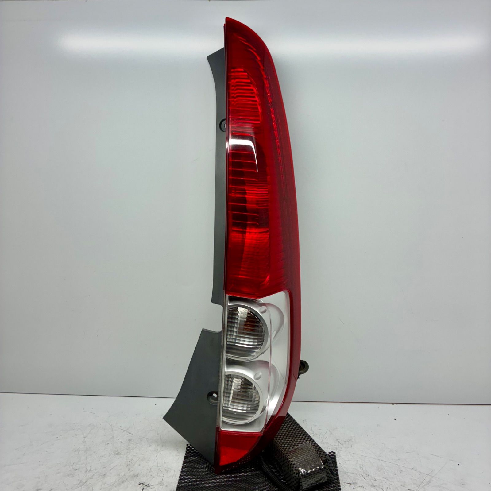 Y 美品【コーティング済】ホンダ JB5 JB6 JB7 JB8 ライフ テールライト 
