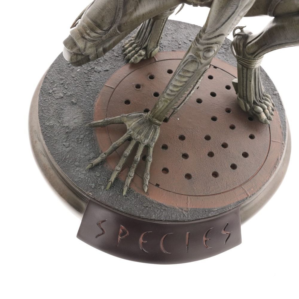 □ SIDESHOW COLLECTIBLES フィギュア シル SPECIES SIL MAQUETTE