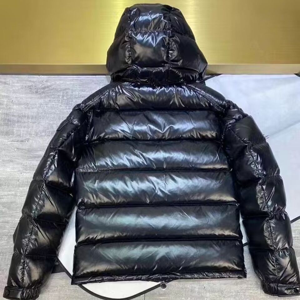 黒フーデットダウンジャケット｜ ｜