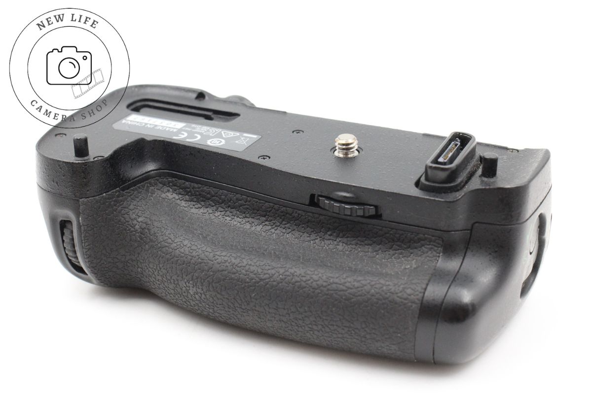 Nikon D750 ボディ MB-D16 セット 197612_0.jpg?v=1727714344&