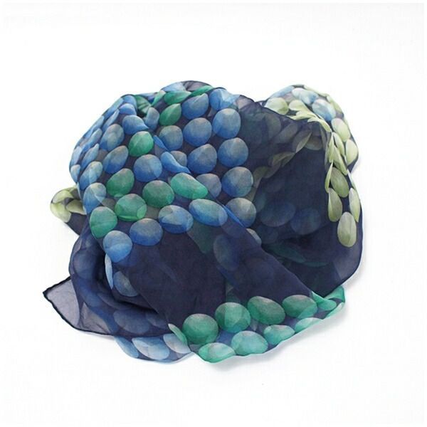 FENDI シルクスカーフ お値下げ15日迄 FENDI シルクスカーフ お値下げ15日迄 FENDI 100%シルク