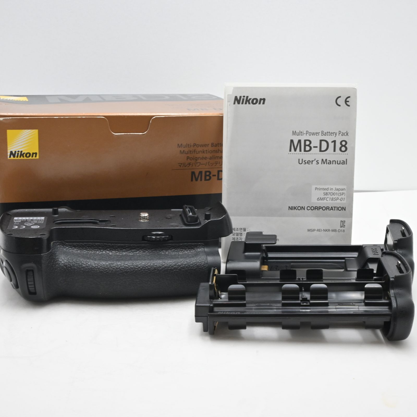 Nikonマルチパワーバッテリーパック MB-D18