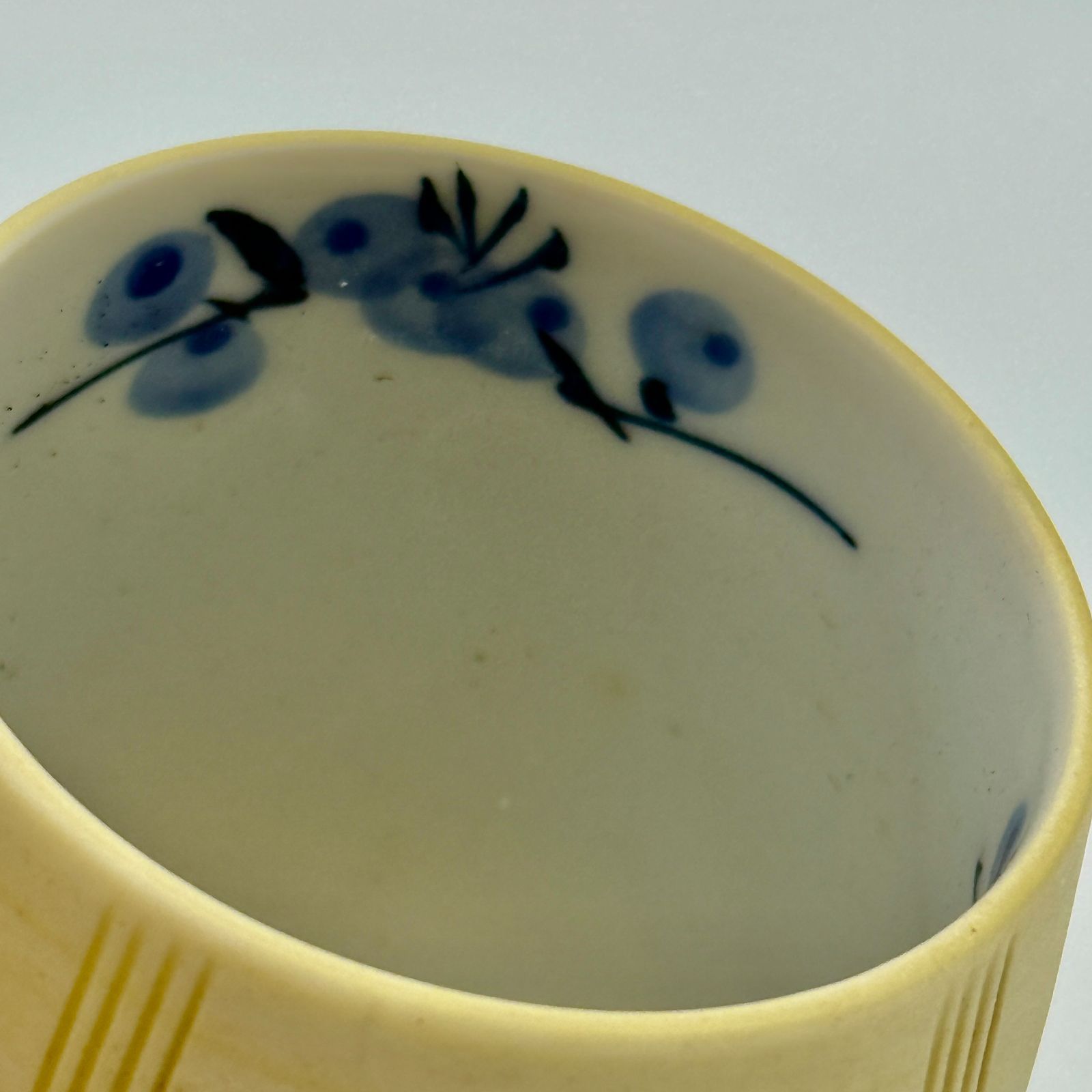 昭和時代の 有田焼 青山 作 ぐい呑み 箱付き 3点 まとめ売り。 有田焼清秀 湯呑み5セット 新品未使用 昭和レトロ - メルカリ