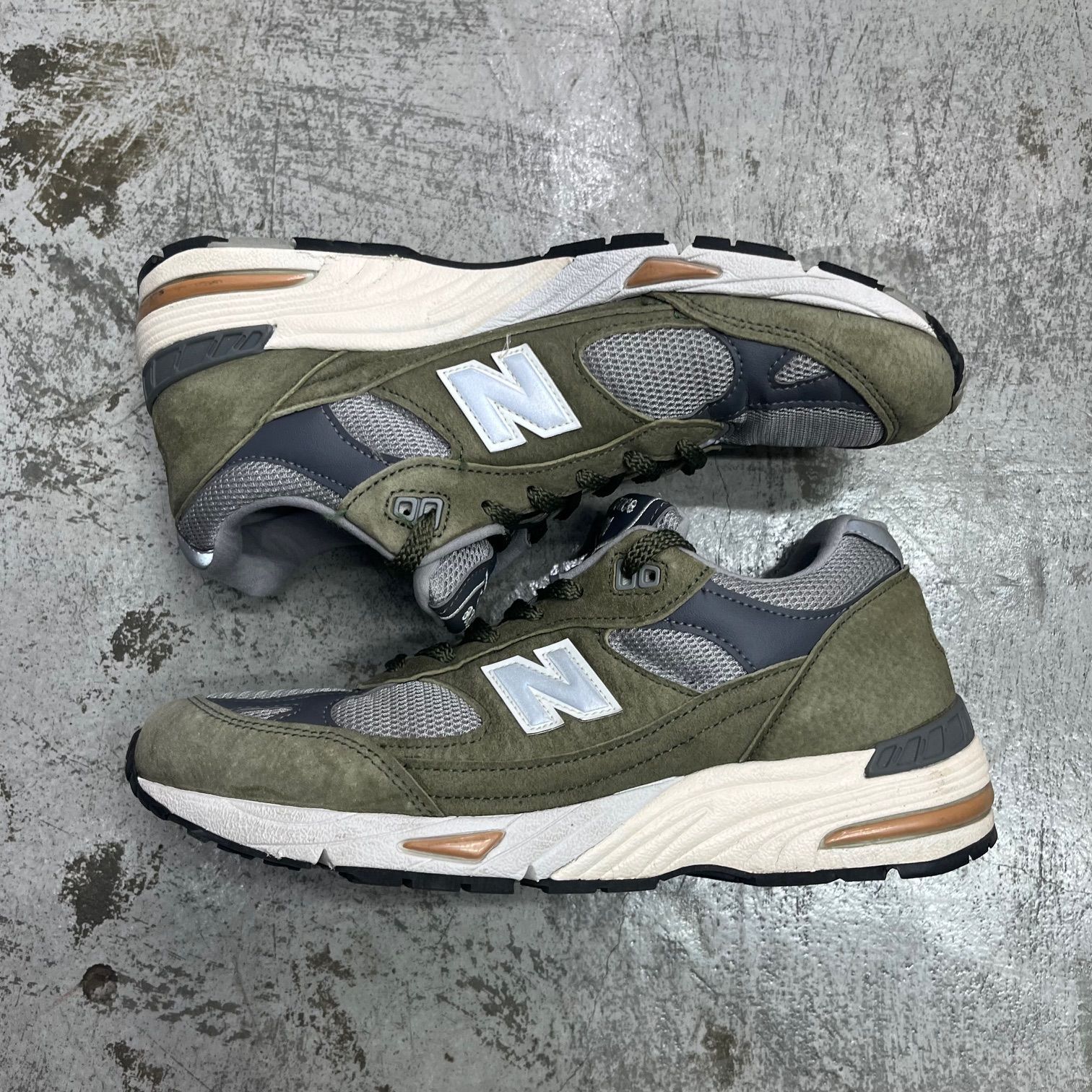 New Balance 991 Green スエード スニーカー ニューバランス 27.5cm m991ggt 74676A1 - メルカリ