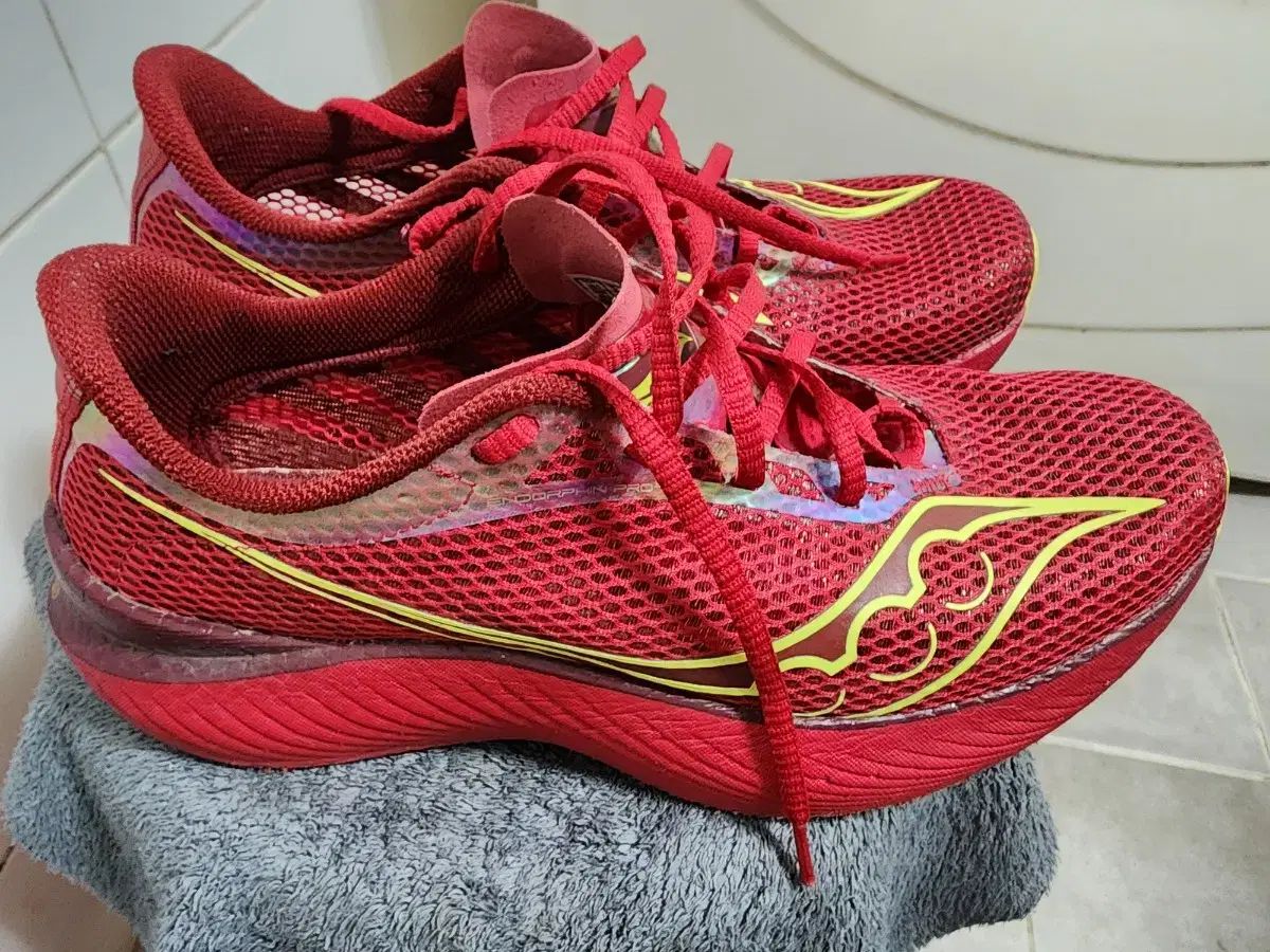 Saucony サッカニー