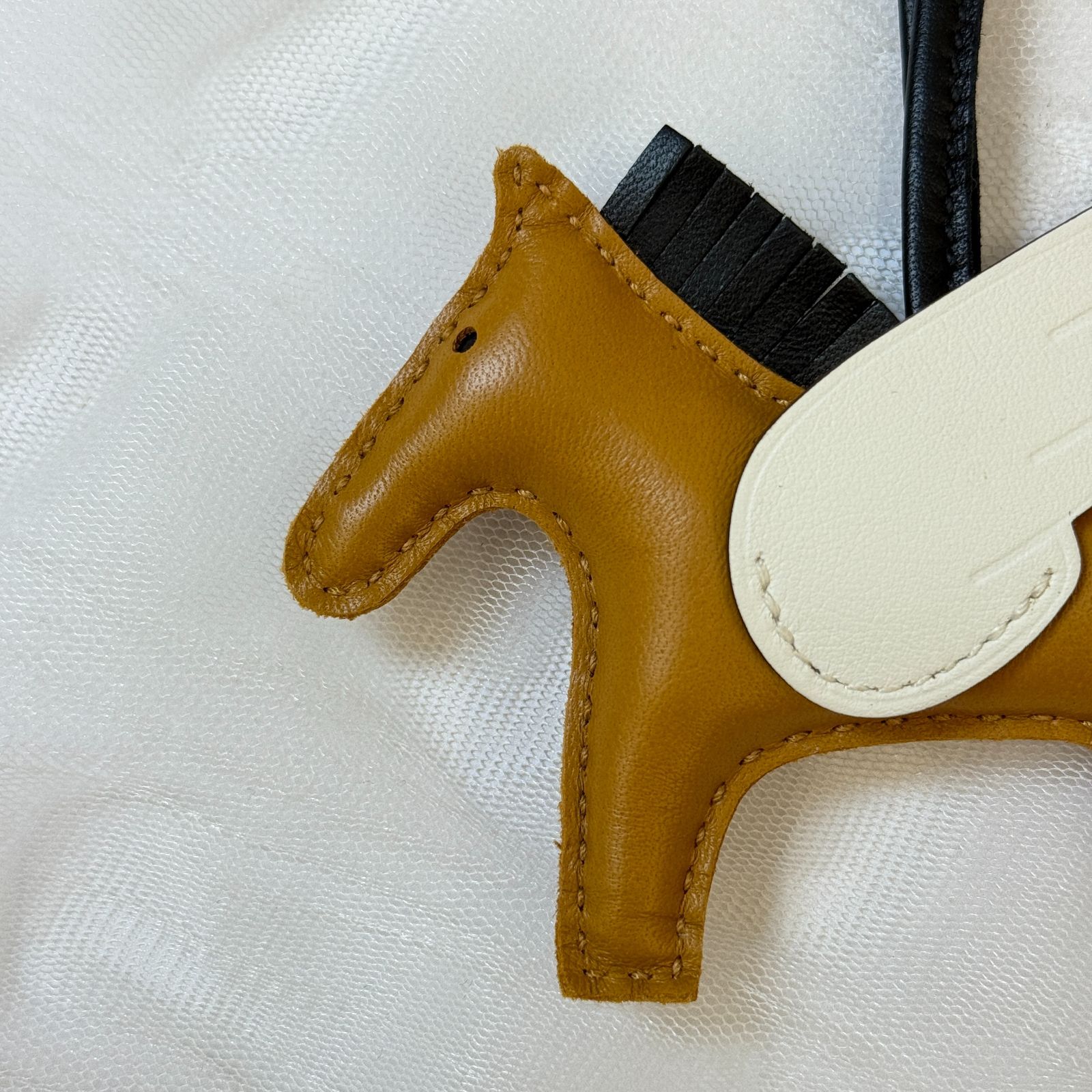 鑑定済み エルメス ロデオ PM ノワール ブラック ビスキュイ ホワイト アニューミロ スイフト チャーム ペガサス B刻印 馬 FORTGASGNV_COM_BR