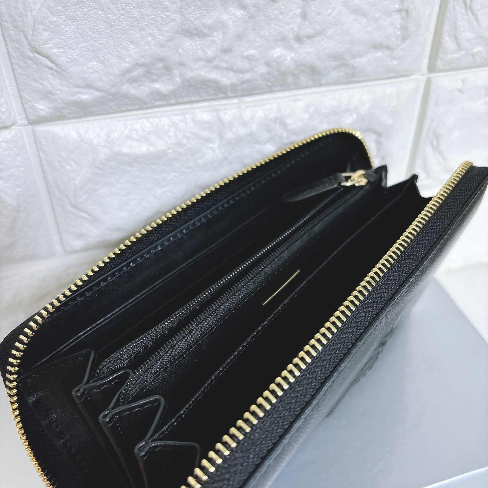 再入荷✨️【最新✨️大人の高級感】新品 ヴィヴィアン