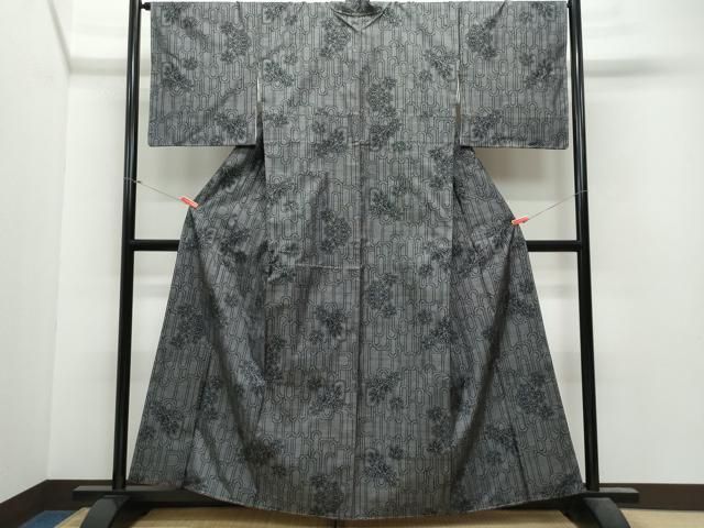 平和屋着物○本場大島紬 9マルキ 斜線吉祥文 正絹 逸品 CAAU2779yc