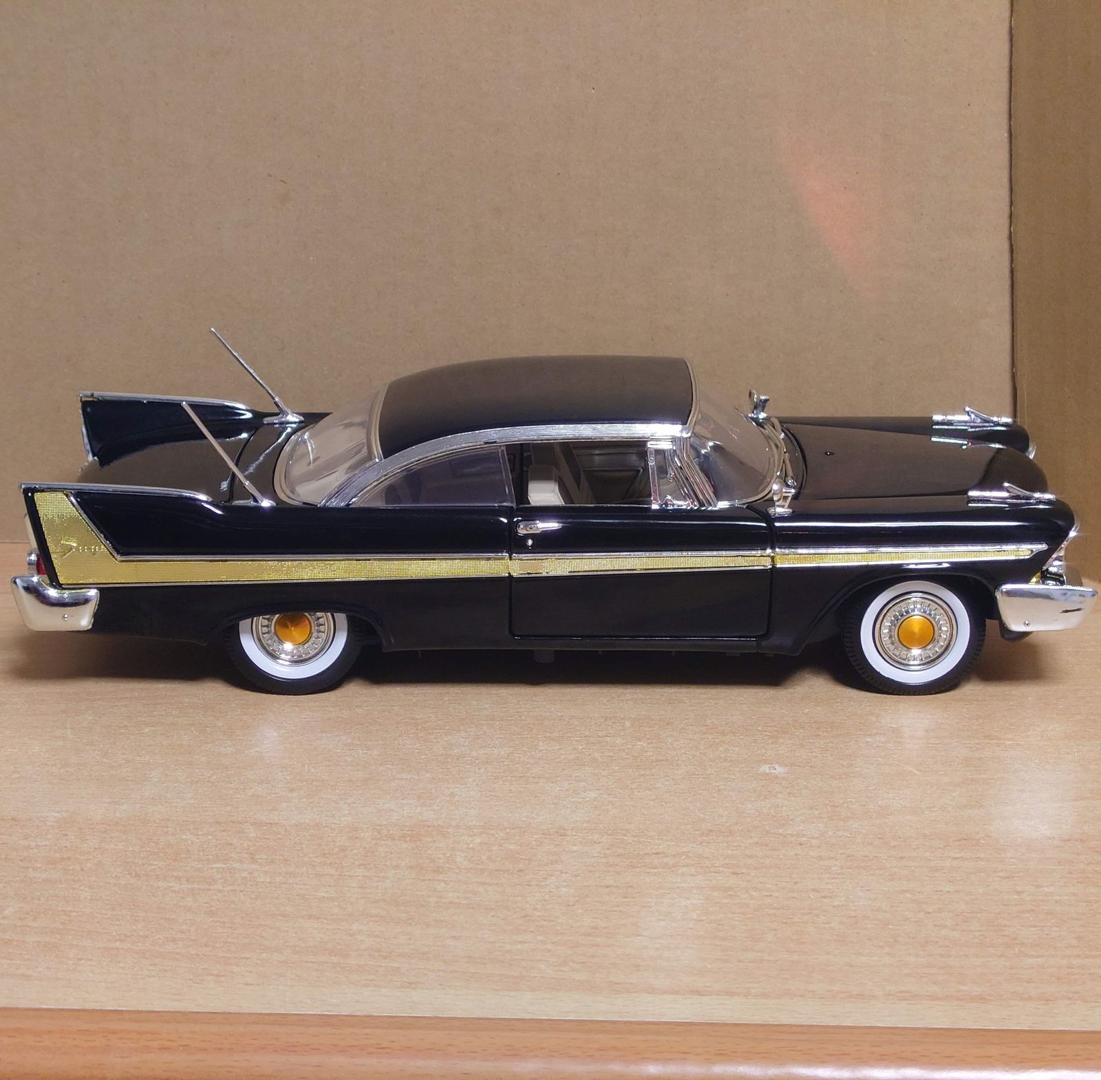 1/18 プリムスフューリー 1958 ブラック Plymouth Fury - メルカリ