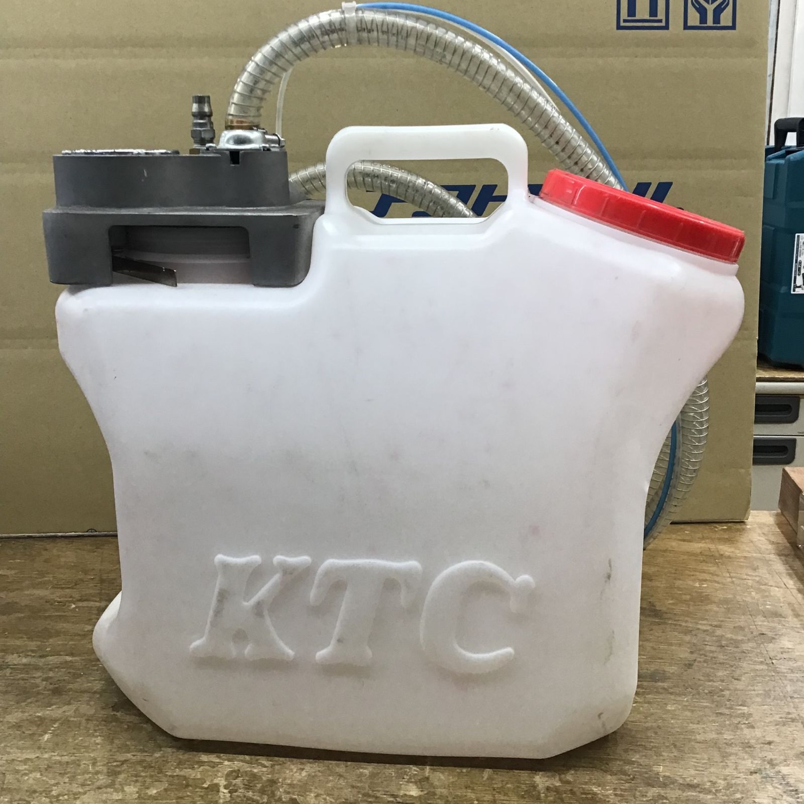 現状品 】京都機械工具/KTC クーラントチャージャー AE401 冷却水注入専用機器 真空引き【柏店】 - メルカリ