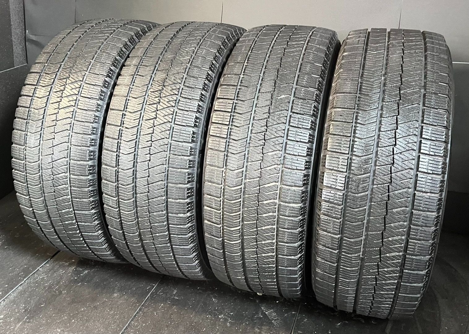 約8分山 ブリヂストン BRIDGESTONE ブリザック BLIZZAK VRX2 スタッドレス 215 55R17 4本 h_316