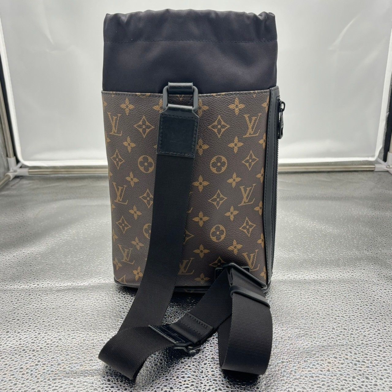 LOUIS VUITTON チョークスリングバッグ ボディバッグ M44625 ブラウン ブラック マルチ ブラック金具 モノグラムキャンバス RFID