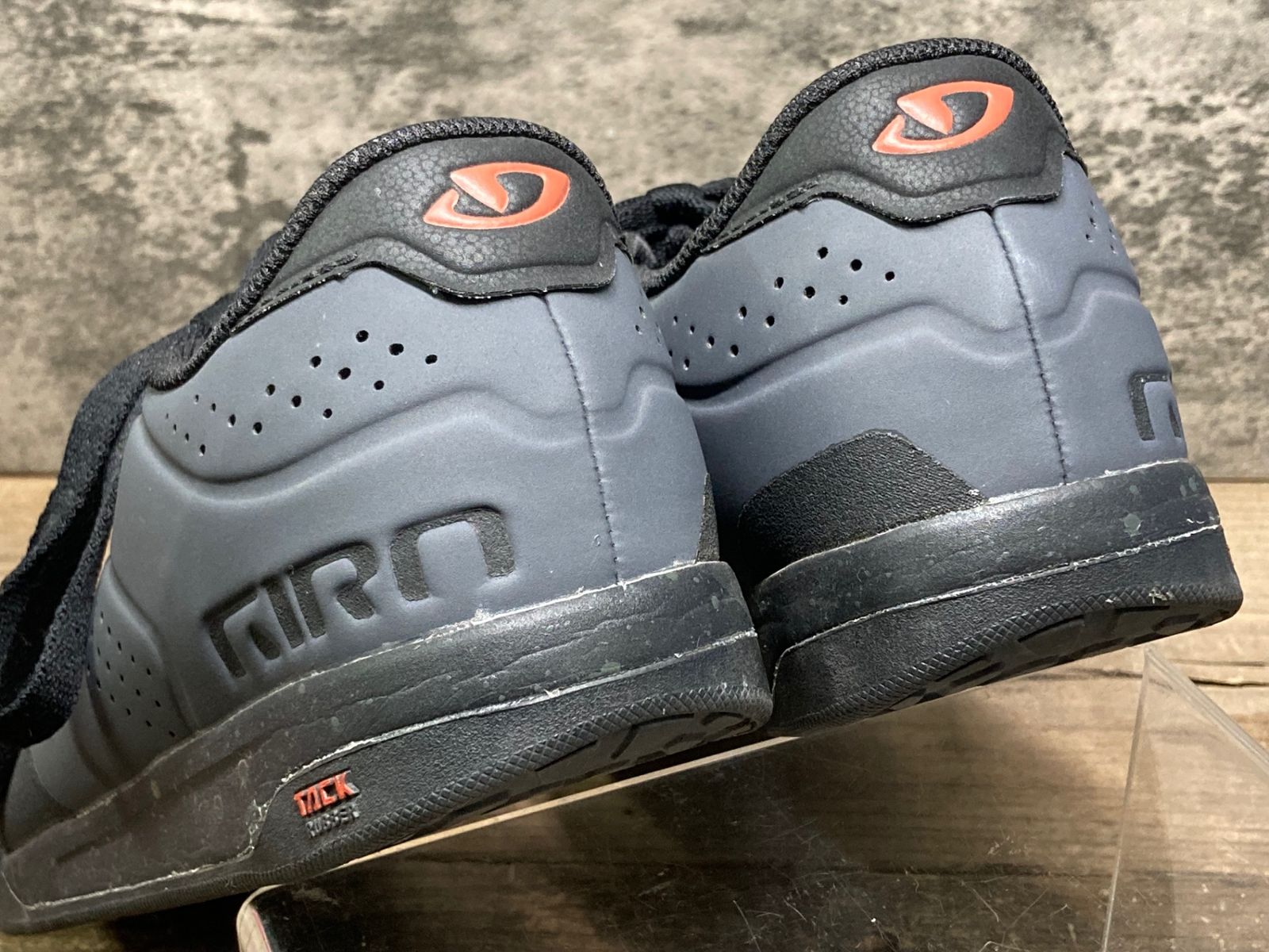 GIRO サイクリングシューズLATCH スニーカー グレー 黒 EU40