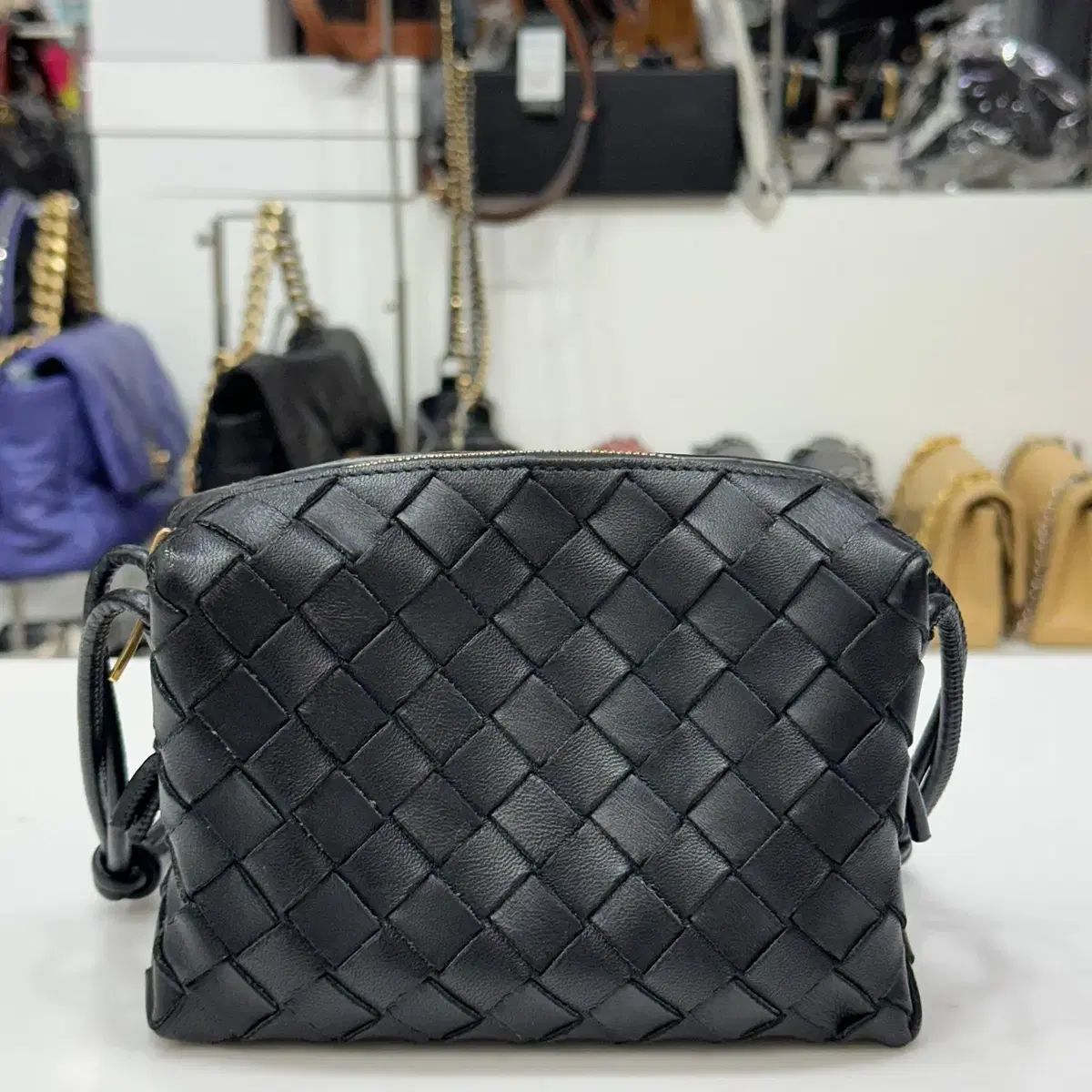 Bottega Veneta ボッテガヴェネタ ミニ ループ カメラバッグ ブラック 723547