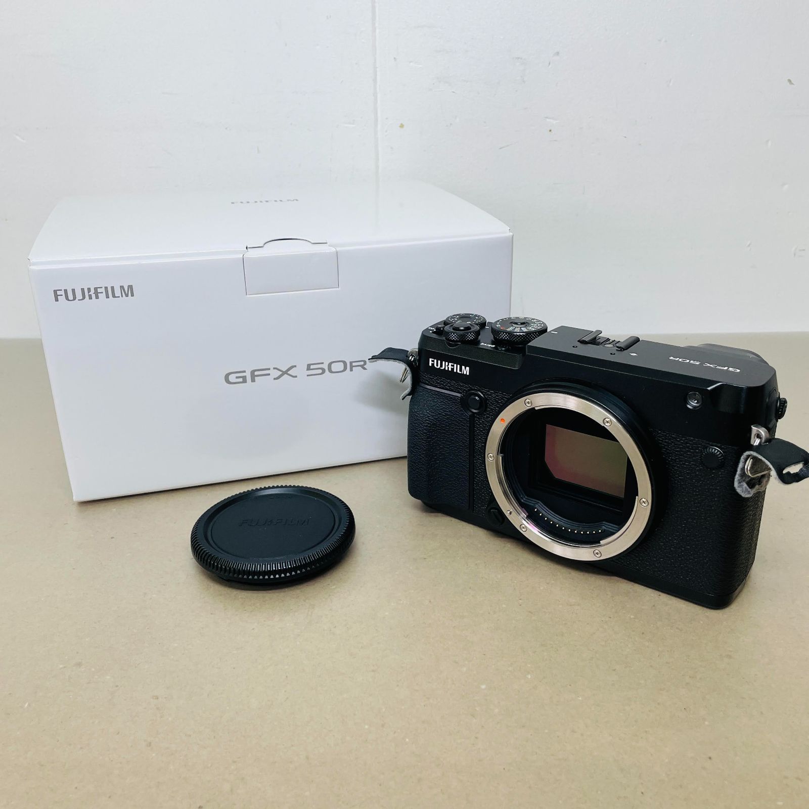 ショット数416回 富士フィルム 中判ミラーレスカメラ 5140万画素 Gマウント FUJIFILM GFX 50R ボディ 純正バッテリー2個付き C3622 80サイズ発送