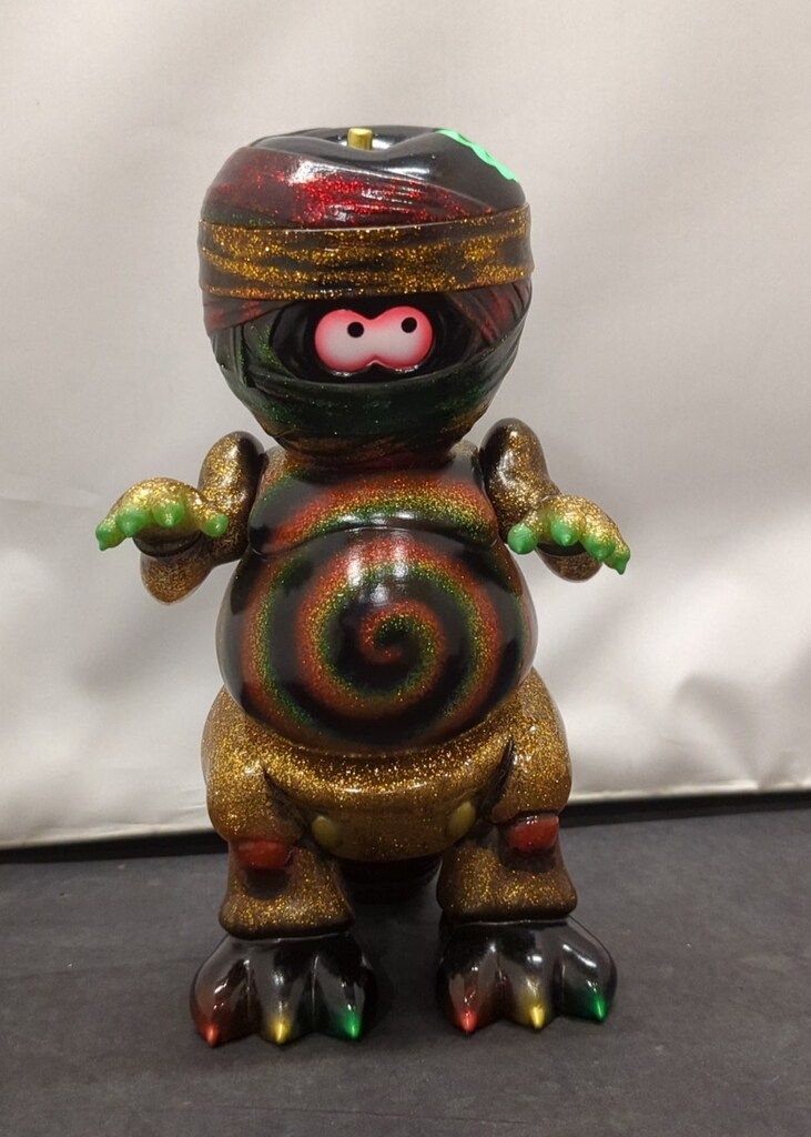 BLACK BOOK TOY HUMAN ROBOT TOYS×RON ENGLISH yummy mummyzilla