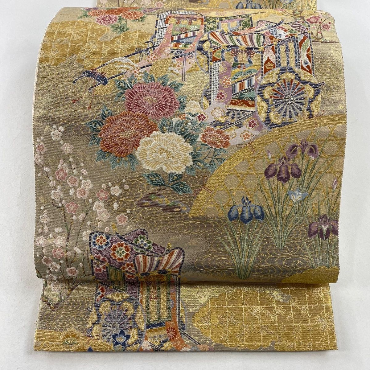 ［六通］　袋帯　中古品　皇金漆宝箔　456cm O-380 袋帯 美品 秀品 花鳥 華文 金銀糸 箔 金色 六通 正絹 【中古