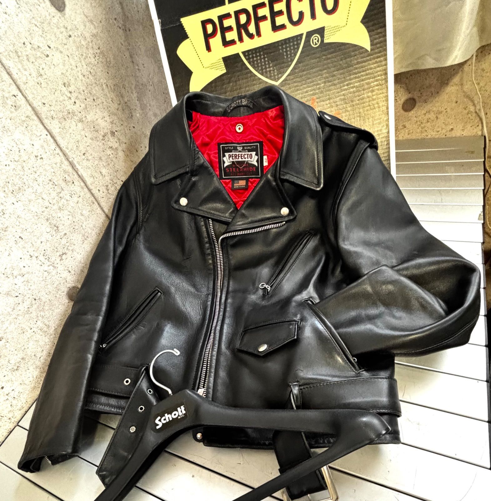 共箱 ハンガー付き Schott （ショット）ライダース レザージャケット