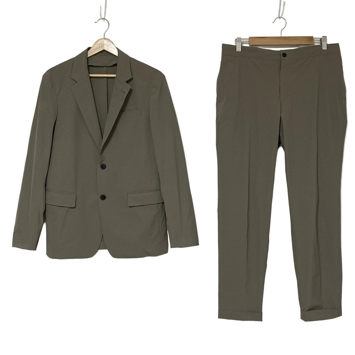 TOMORROWLAND トゥモローランド シングルスーツ メンズ - カーキ utility