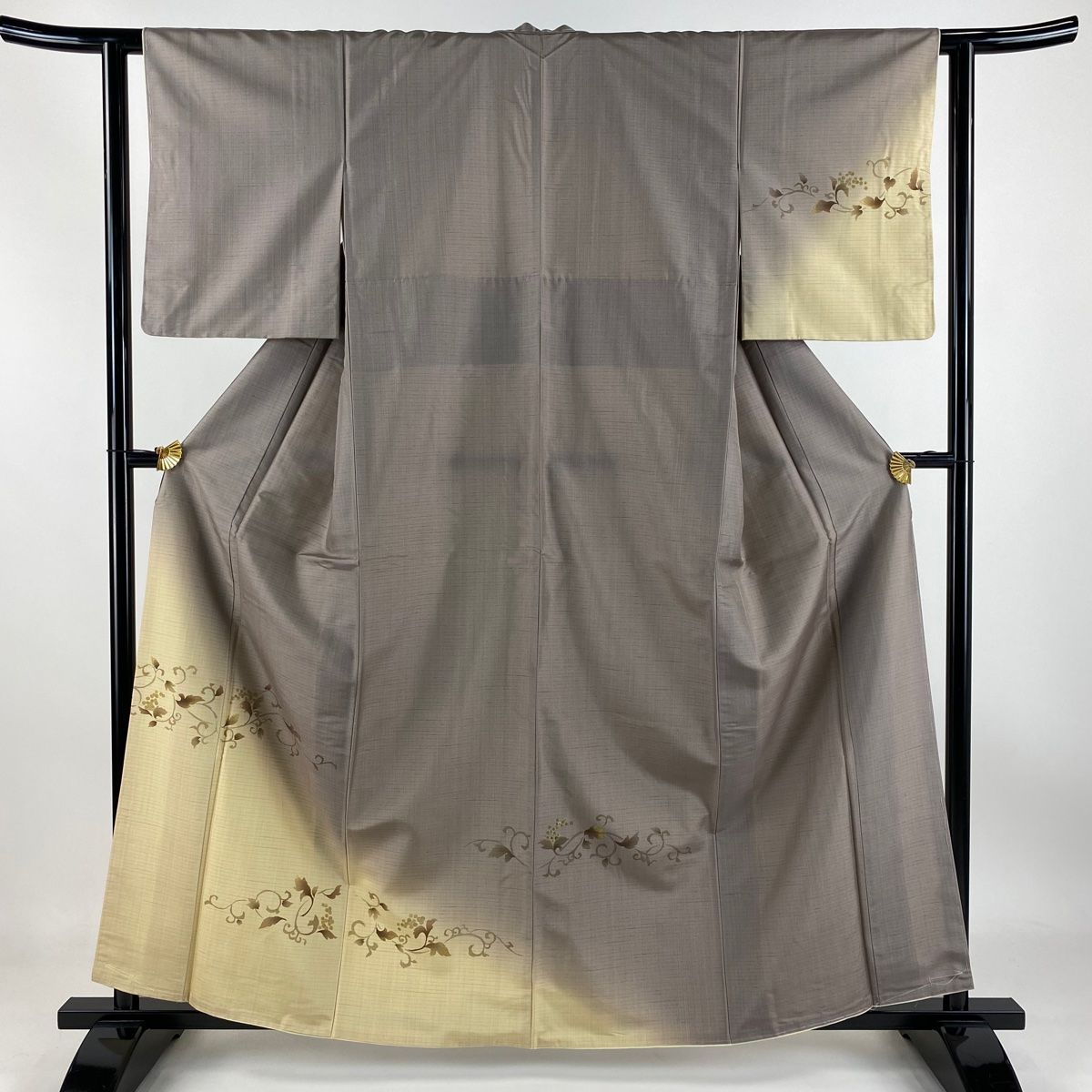 付下げ 身丈160cm 裄丈61.5cm S 袷 紬地 葡萄唐草 金彩 ぼかし 灰紫 正絹 秀品