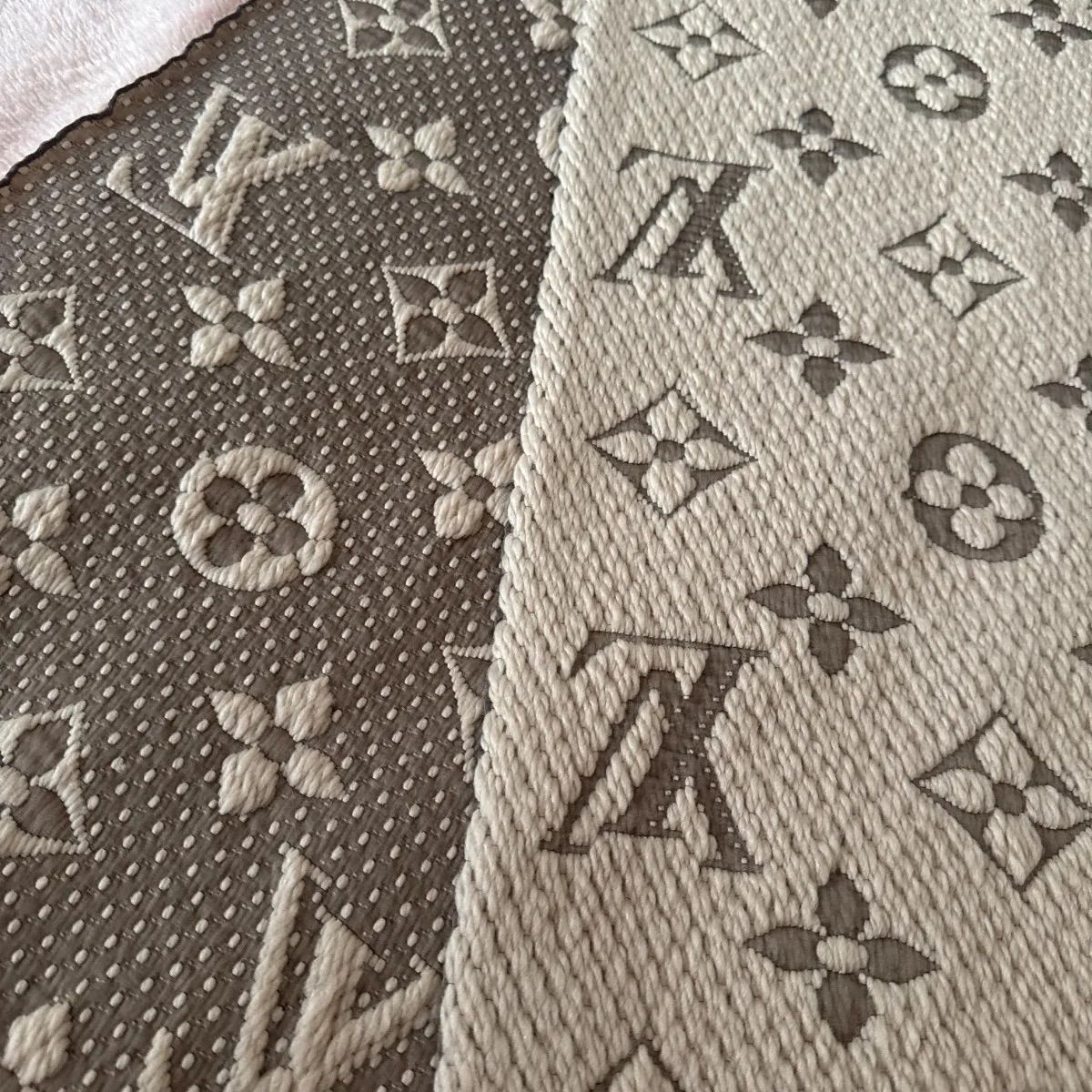 ルイヴィトン モノグラム マフラー エシャルプ ロゴマニア エクリュ 楽天市場】≪新品≫ルイヴィトン モノグラム マフラー エシャルプ ロゴ