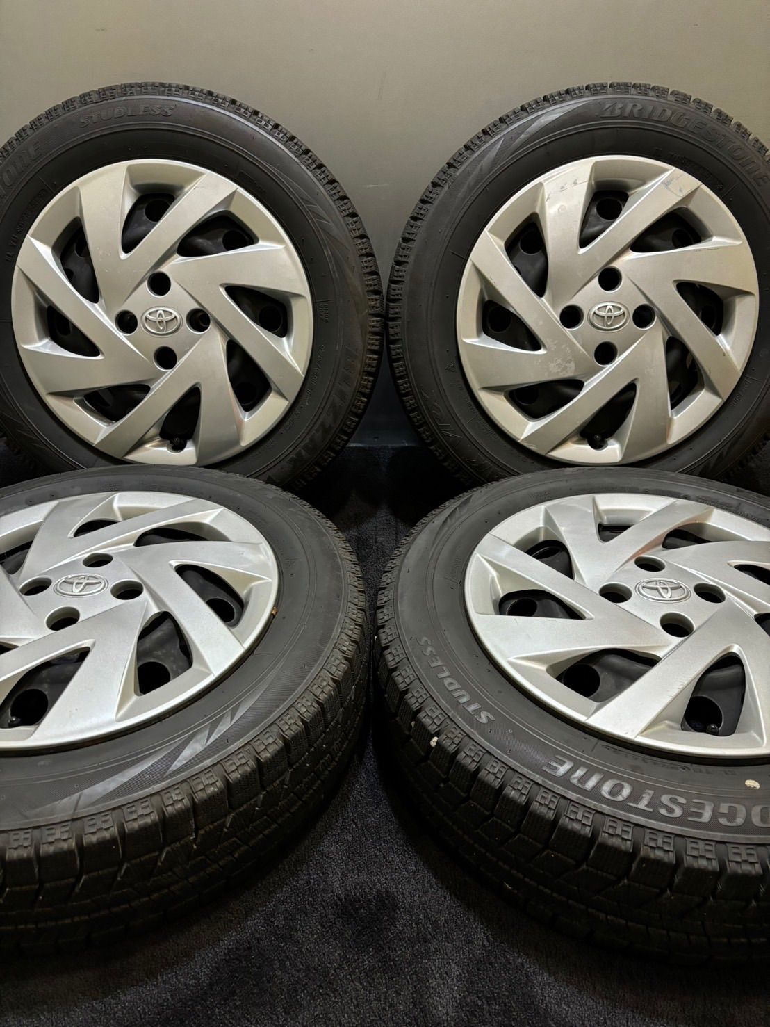 175/65R15 BRIDGESTONE/VRX 19年製 トヨタ 純正スチール 15インチ 5.5J +45 100 4H スタッドレス 4本 アクア ヴィッツ ヤリス (南1-H401)