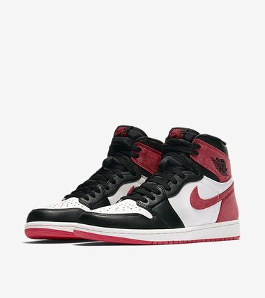 NIKE AIR JORDAN 1 RETRO HIGH OG 