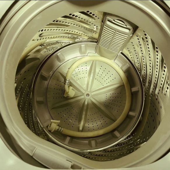 25-679【中古】アイリスオーヤマ 5kg 全自動洗濯機 IAW-T504 2023年製 