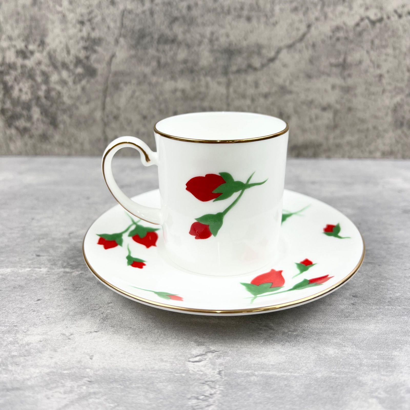 未使用品】イブサンローラン/カップ&ソーサーセット/ - メルカリ