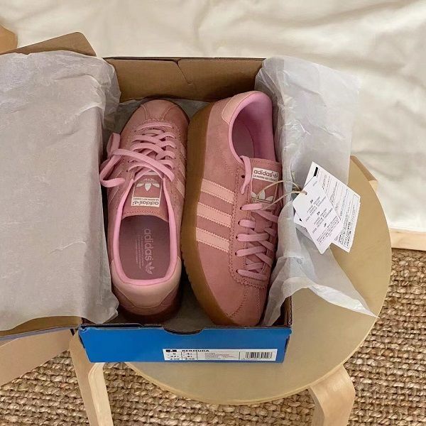 新品 adidas Bermuda Trainers　ピンクビーチ pink