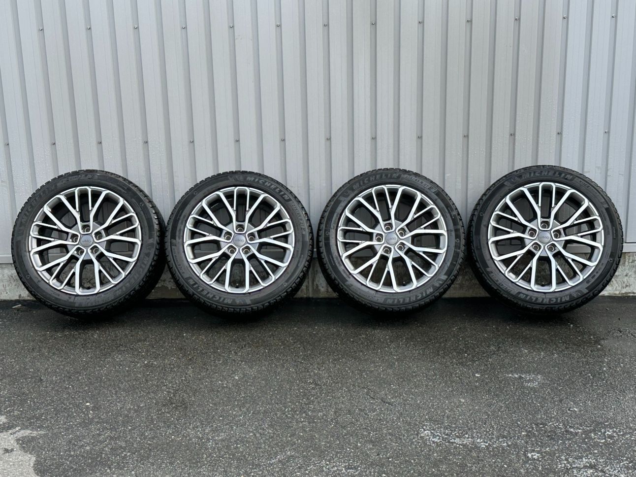 JEEP ジープ グランドチェロキー グラチェロ WL サミット 純正アルミホイール センターキャップ有り 21インチ 9J 50 PCD127-5H タイヤ ミシュラン X-ICE SNOW SUV 275 45R21 4本セット 品