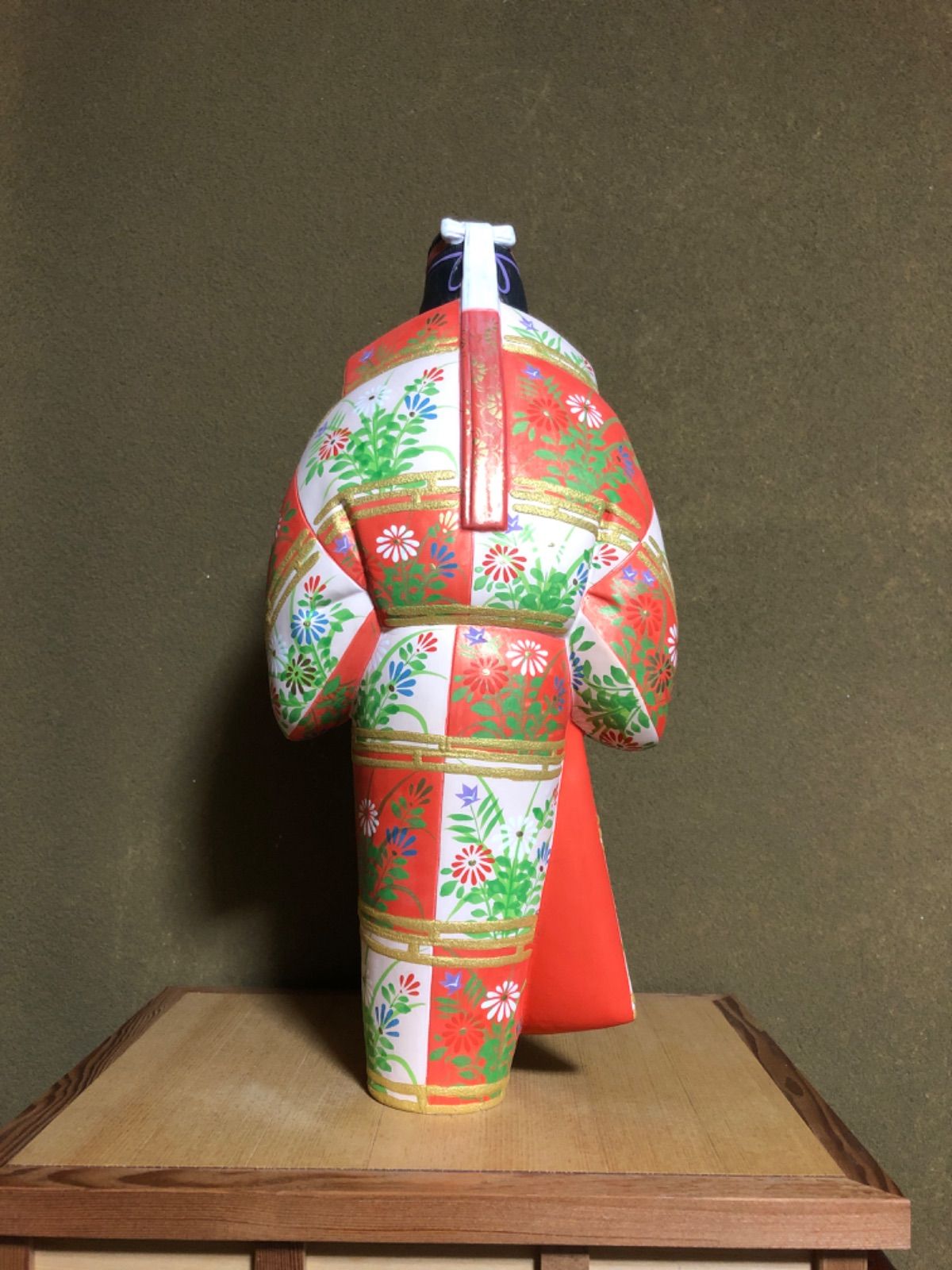 美品 【伝統工芸士 白石一敏作】博多人形『熊野 舞』 ガラスケース付き 美品 【伝統工芸士 白石一敏作】博多人形『熊野 舞』 ガラス