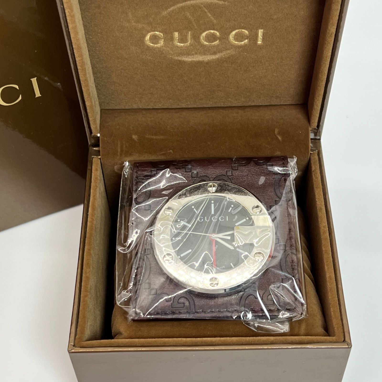 新品未使用GUCCI グッチ 楽天市場】グッチ（懐中時計｜腕時計）の通販 ブラウン レザー 置時計 トラベルクロック インテリア時計