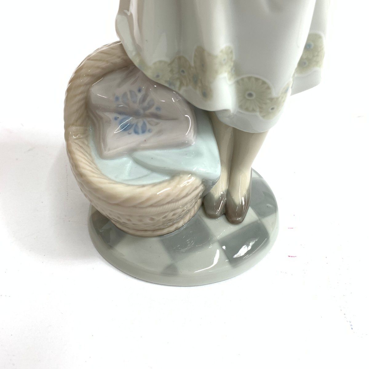 極上 人物置物 221g 東キ7-0902☆2F トチヒサ 極上 人物置物 221g 東キ7-0902☆2F トチヒサ | 置物