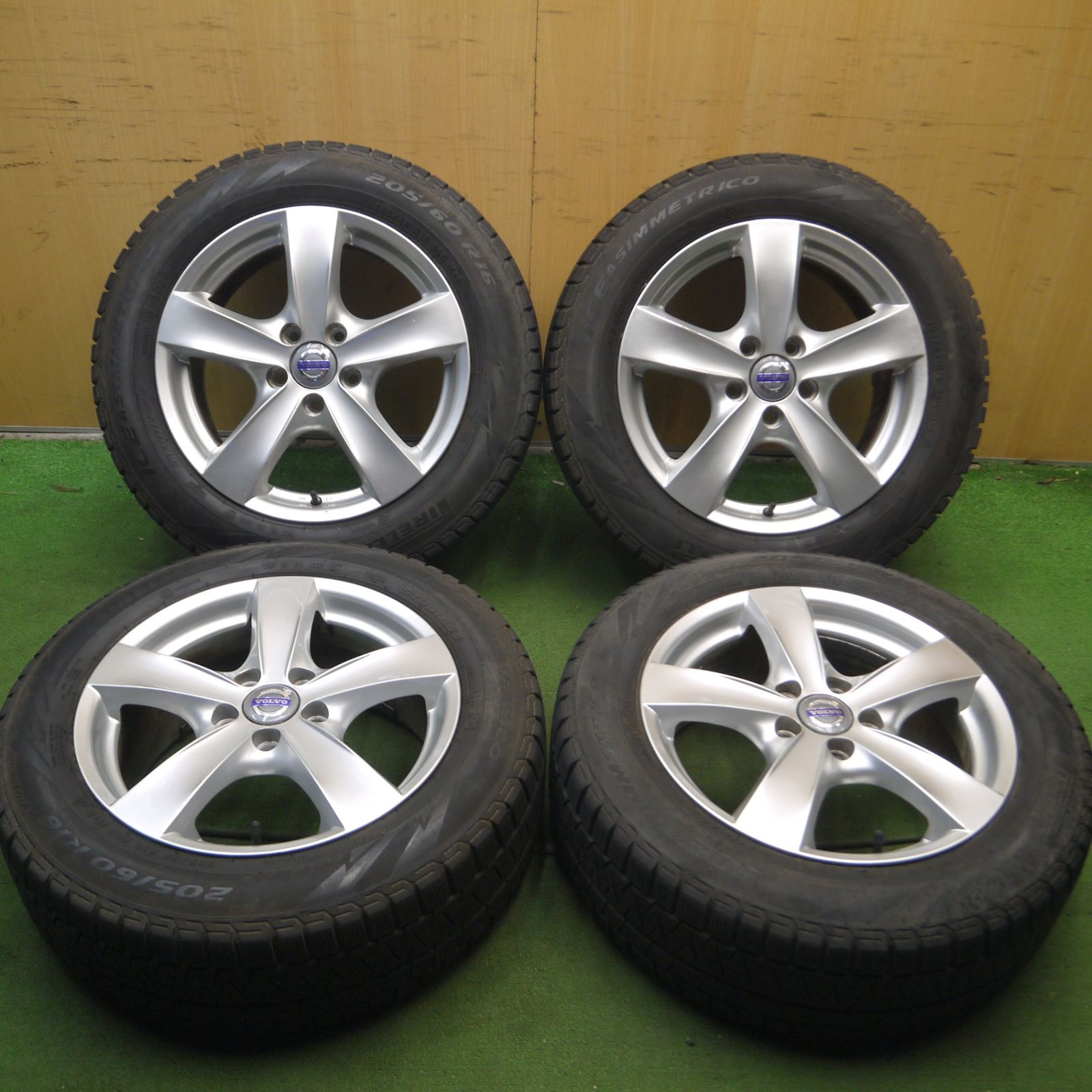 *送料無料* 4本価格ボルボ 等 AGA TARGA 205/60R16 スタッドレス ピレリ アイスアシンメトリコ 16インチ PCD108/5H4071609Hス