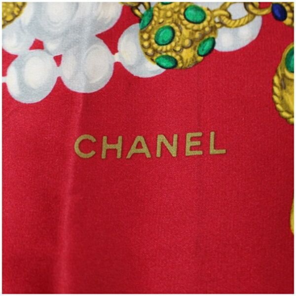 シャネル シルク スカーフ レッド 宝石柄 中古 ABランク CHANEL レディース 女性 シャネル シルク スカーフ レッド 宝石柄 中古 ABランク CHANEL - メルカリ